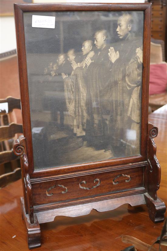 A Chinese hardwood table screen